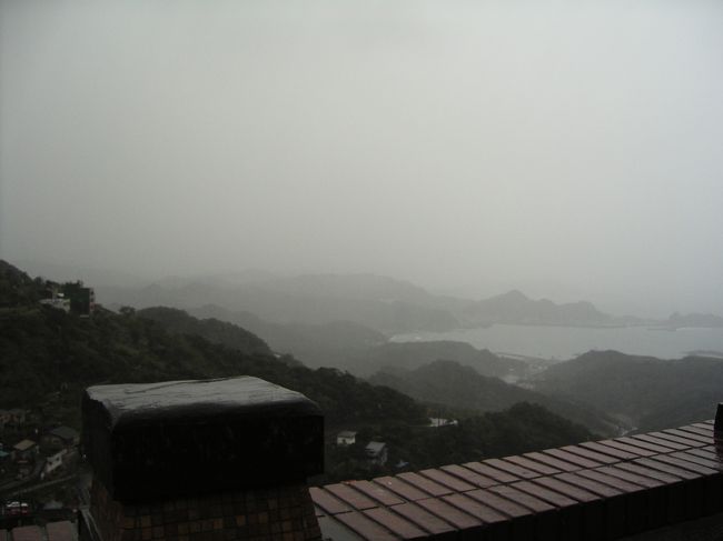 九分。「千と千尋の神隠し」の街並みを連想させますよ、とツアーガイドが言っていた。