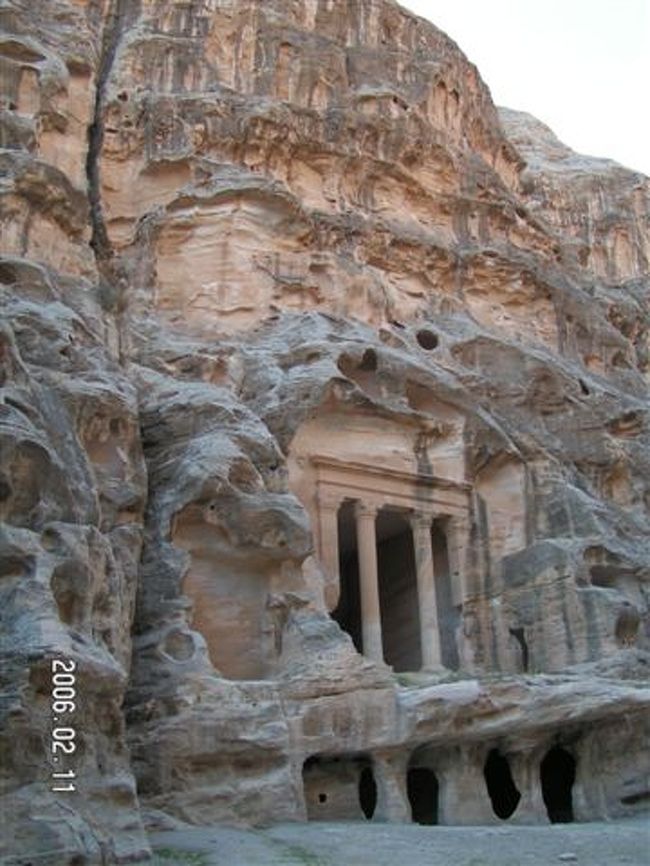 　ここからは、翌日の朝、ちょっと訪問した「小ぺトラ」。ぺトラ遺跡のほど近くにあります。規模も小さく、２０分位で回れます。