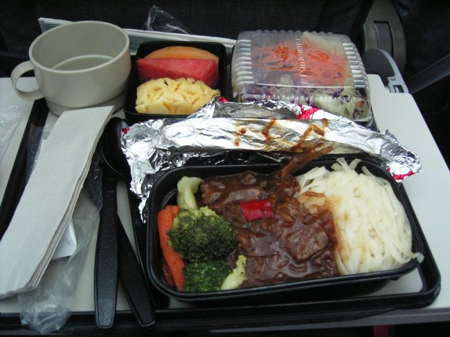 台北=>成田間のユナイテッドエアー機内食。