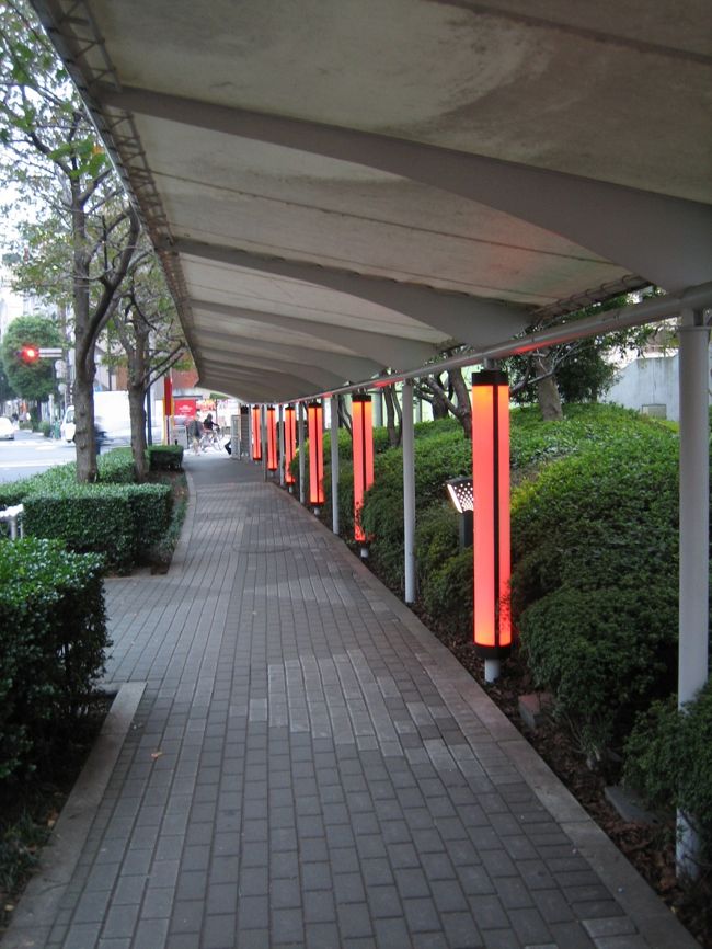 帰ります。<br />こちらを写真のように直進してもJR西口には行けません。<br />最後の最後で間違えました。