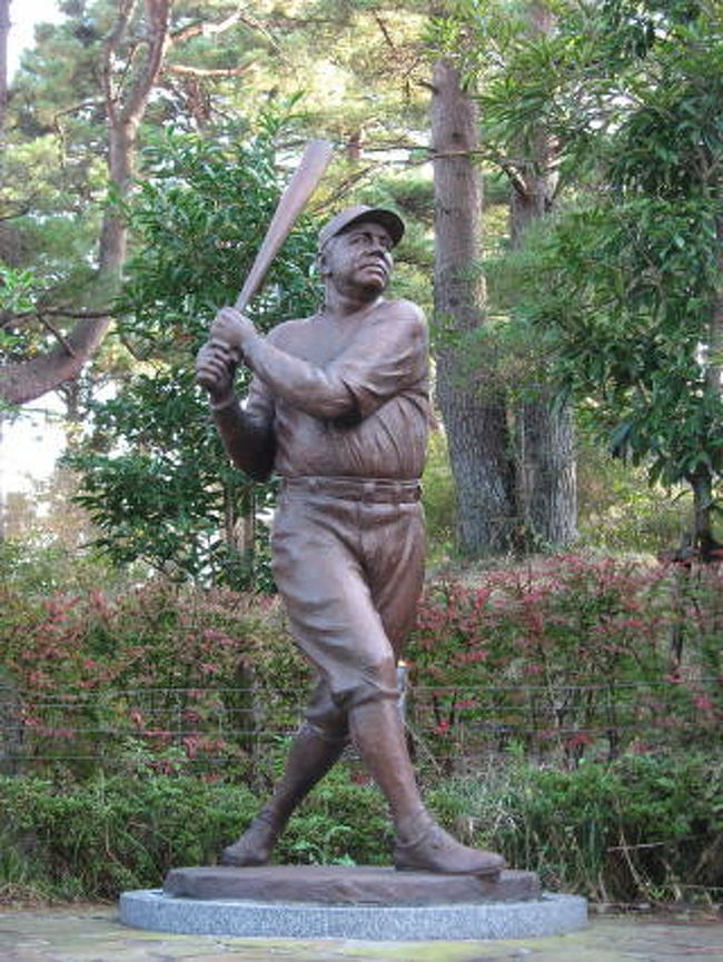 突然現れたベーブ・ルース<br /><br />ここは以前は野球場で<br />ベーブルースがホームランを打ったそうです