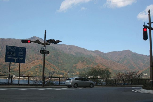 R１３９とR３５８の分岐点山梨県富士河口湖町の赤池交差点です。