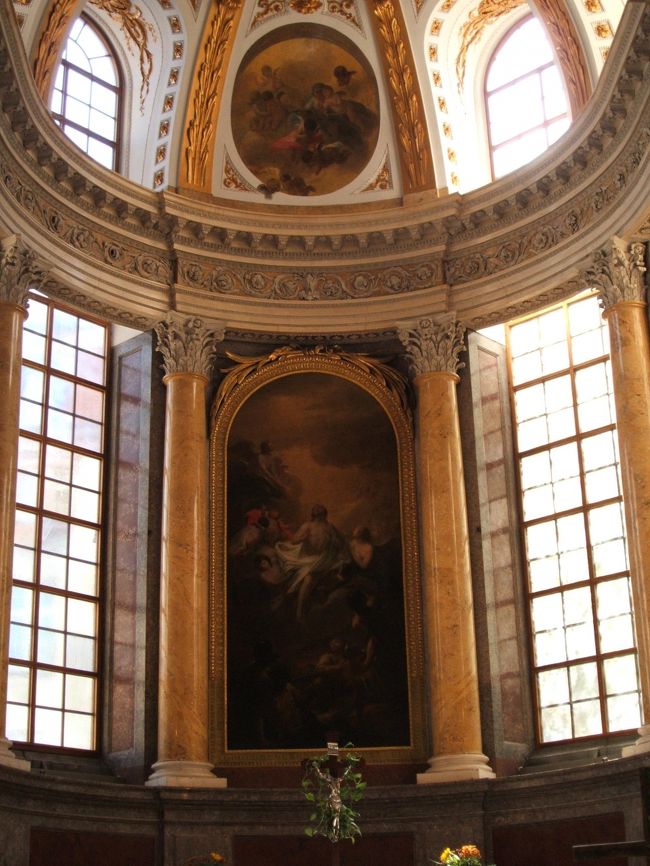 ニコライ教会正面のファザード。