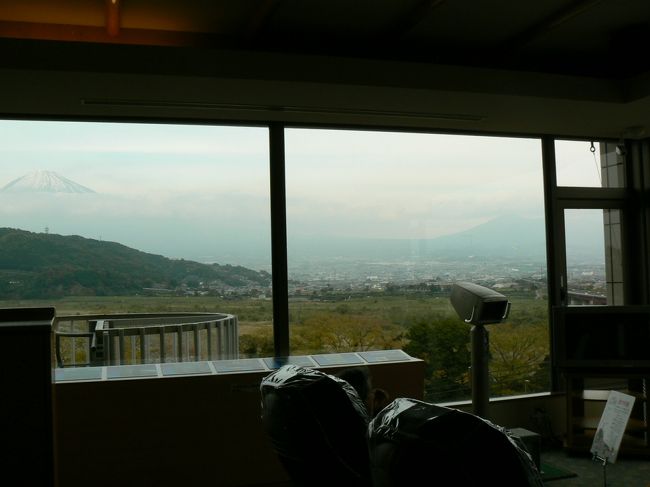 やっぱり富士山です。<br /><br />ちなみに同階のフジヤマギャラリー（入場無料）でもアマチュア写真家の撮ったきれいな富士山のパネルを見ることができます。