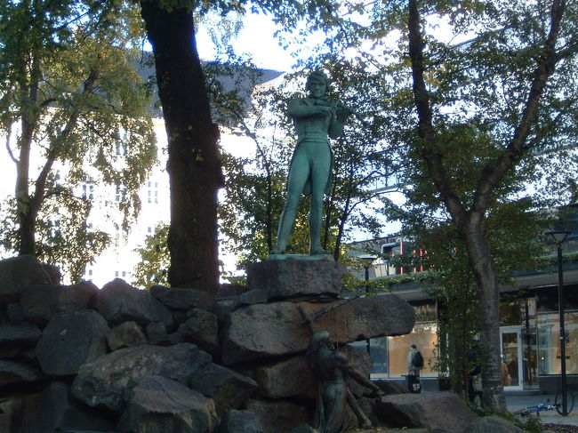 音楽家グリークの像です。