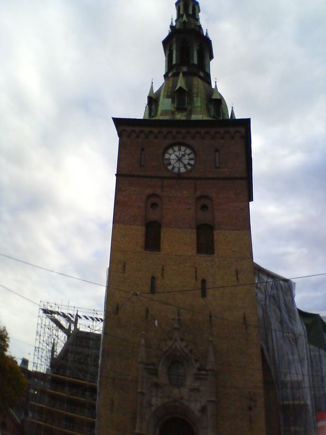 オスロ大聖堂です。修復工事中でした。