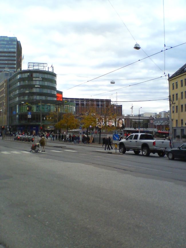 正面がオスロ中央駅です。