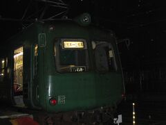 　北熊本駅で上熊本行きに乗り換えます。
　緑色の元東急電車単行運転です。