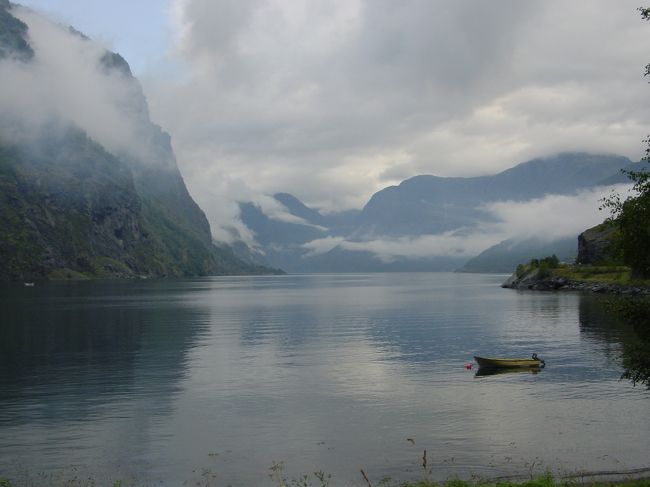 向こうの先まで入り江です。