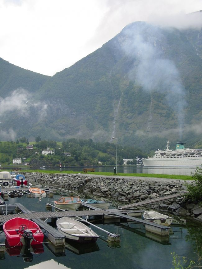 港の先に散歩しました