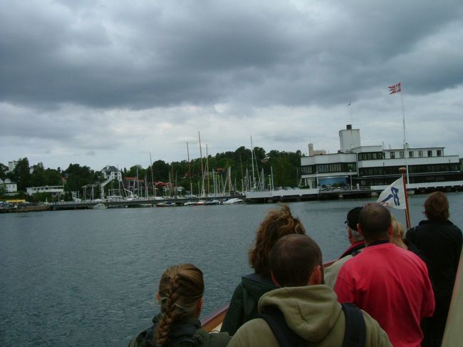 フェリーに乗って移動。なかなか楽しいです！