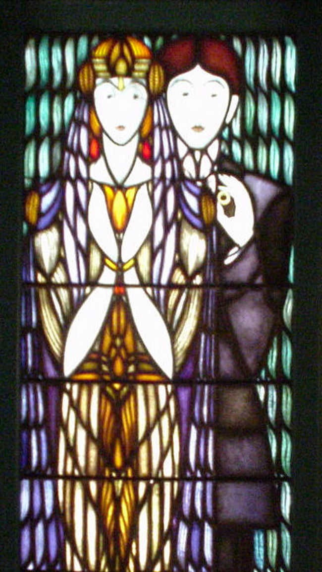 結婚式場のステンドグラス。