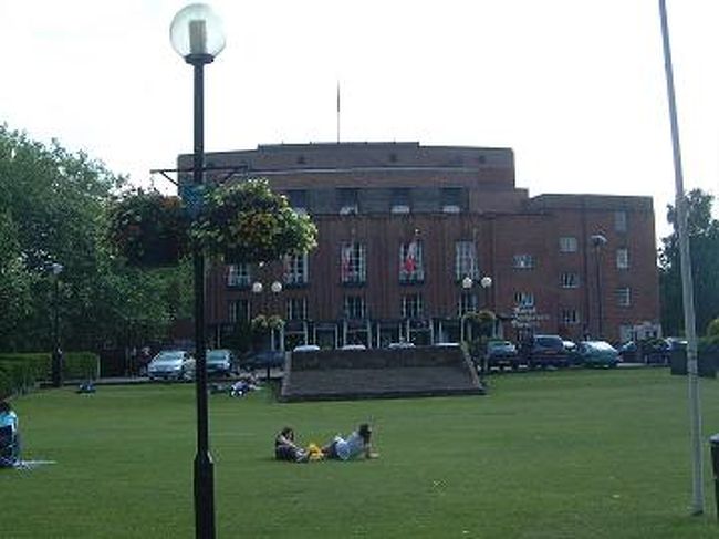 ストラットフォードアポンエイボン滞在記 2 劇場 教会 ストラトフォードアポンエイボン イギリス の旅行記 ブログ By エトランゼさん フォートラベル ストラットフォードアポンエイボン滞在記 2 劇場 教会 ストラトフォードアポンエイボン イギリス の旅行記 ブログ By エトランゼさん フォートラベル