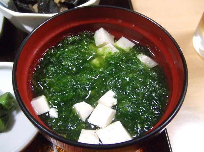 「のどか」の夕食。<br /><br />アーサー汁。ほっとする味。<br />なーんとなくシャリシャリしてたのは、、砂かっ！？<br />軽くショック。でも嫌な感じじゃないのが不思議。アサリの砂なんかと違ってすごーく細かいからか？