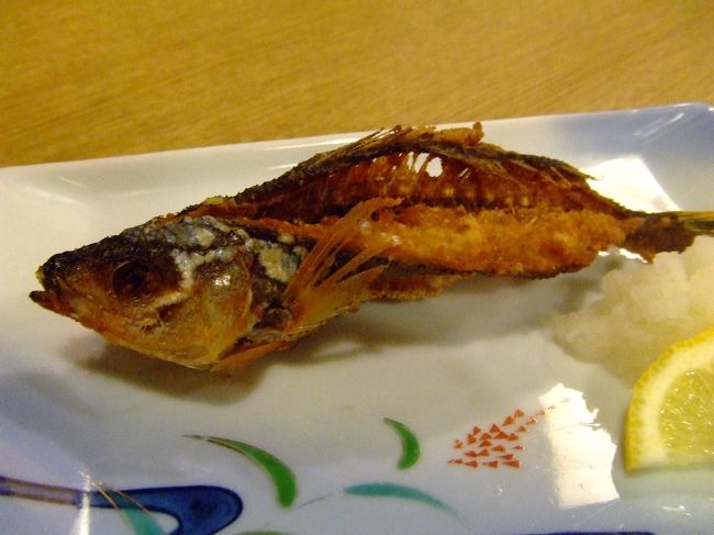 さっき潜って見たグルクン。骨ごとガブリ。