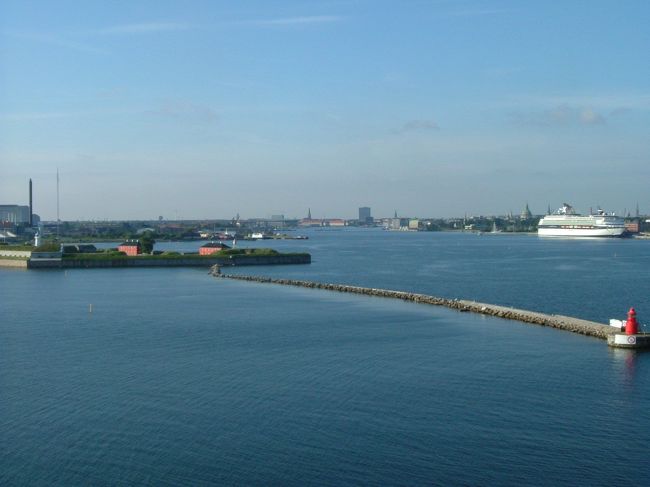 ほぼ定刻にデンマークのコペンハーゲンに到着しました。<br />船から異国に入るのは初めてなので、とても新鮮です。<br />とても気持ちの良い朝を迎えることが出来ました！