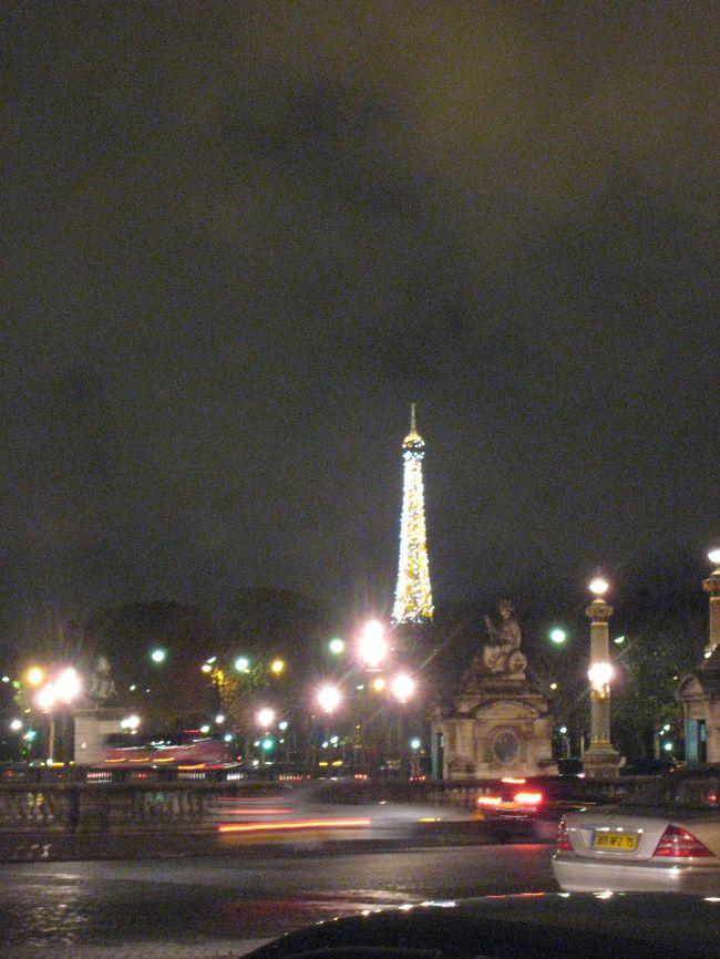 遠くに見える<br />『エッフエル塔』<br />美しい。美しすぎる。