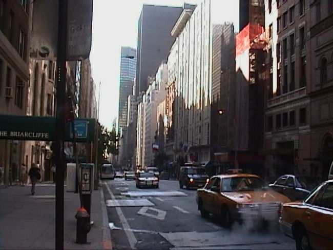 ＮＹは歩いて観光がいいね<br />何気ない・・きちゃないゴミ箱も<br />なんだかかっこよく見えるから不思議<br />物乞いのオジサンもなんだか笑えて<br />楽しい。