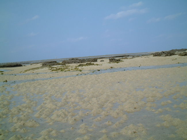 シンリ浜。<br />岩が多くゴツゴツした感じの海岸、でもなんか落ち着いていいよぉ。