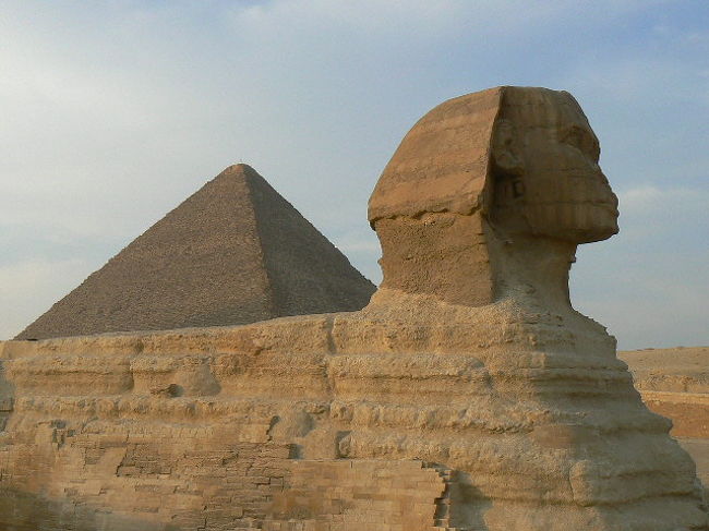 スフィンクス、砂に埋もれていたものだが最近は風化が激しいそうです