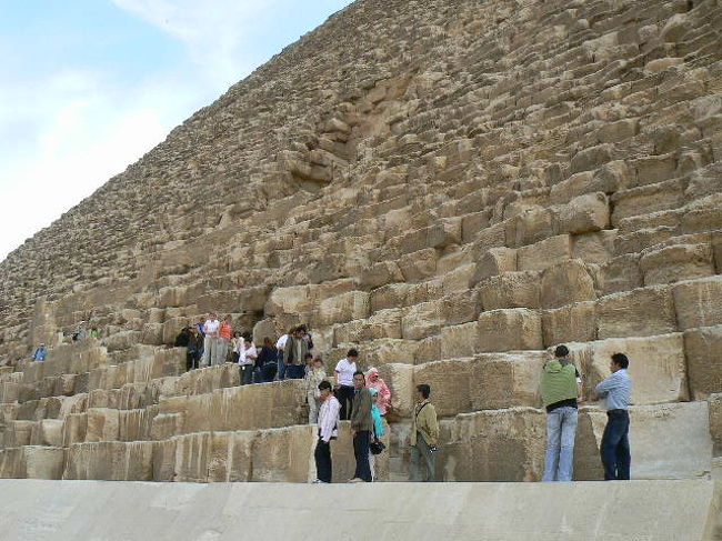 内部に通じる階段