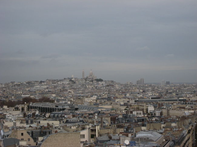 テラスから<br />モンマルトルの丘