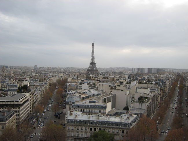 テラスから<br />エッフエル塔