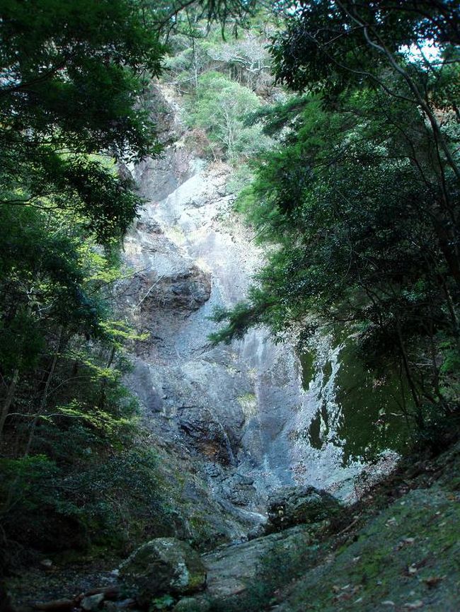 滝めぐりシリーズ１０ 七種滝 なぐさのたき 兵庫県神崎郡福崎町 水がなければただの崖 神河 姫路北部 塩田 兵庫県 の旅行記 ブログ By Gotochanさん フォートラベル