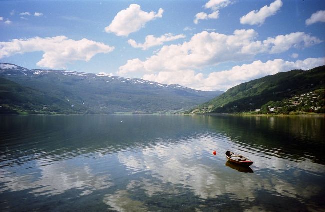 ヴォス<br /><br />湖に面したYHにはサウナもついてる。