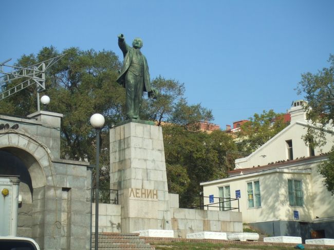 旧ソ連名物・レーニン像発見。