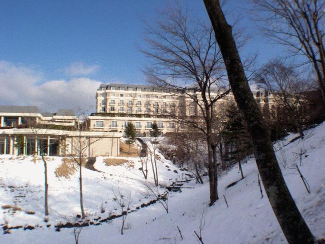 テルメ・サハラとXIV山中湖３・４号館