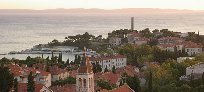 今夜は、日本人の方が経営する宿、「苫屋」さんに宿泊。<br />ビルの11階にあるので、眺め抜群。