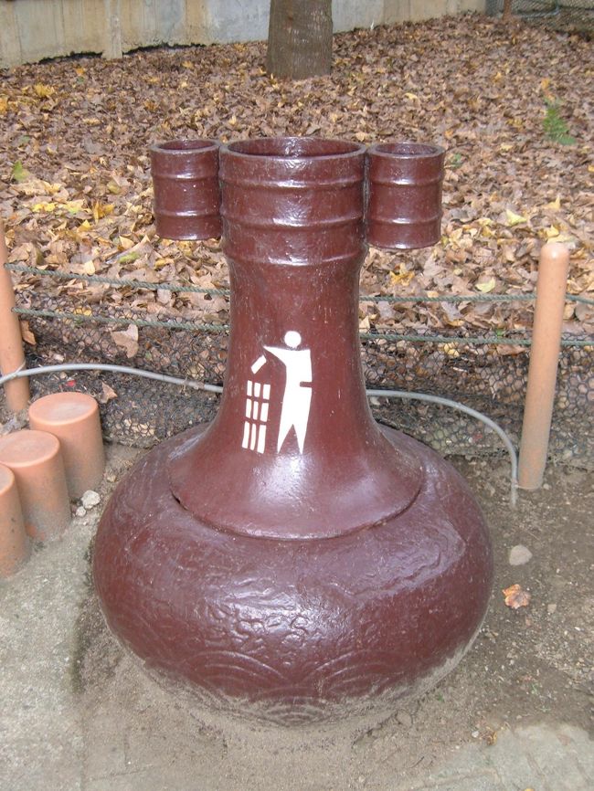 國立故宮博物館の至善園<br />ゴミ箱