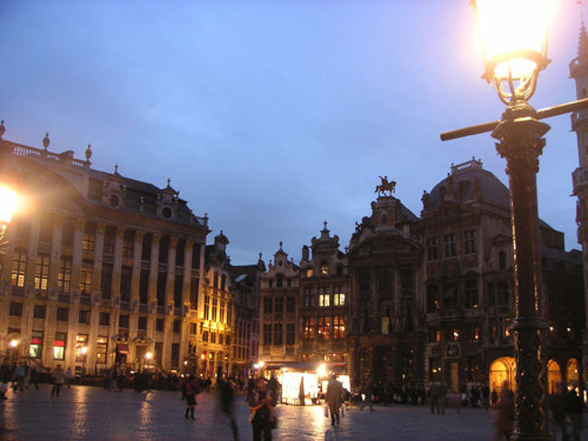 夜のグランプラス