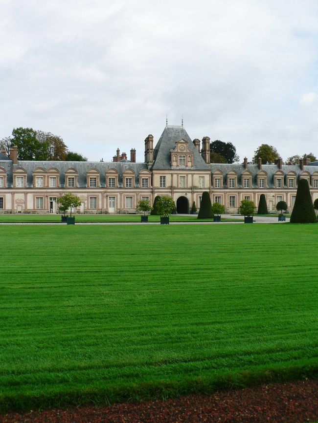 フォンテーヌブロー宮殿。<br />