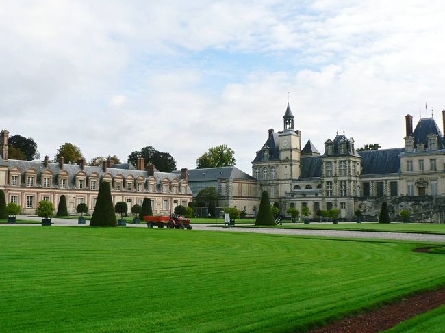 フォンテーヌブロー宮殿。<br />