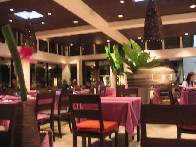 到着したのが遅かったのでホテルのレストランで夕食。その後ホテルのマッサージを1時間受けてまったりしてそのままお休みなさい・・・