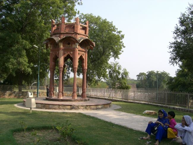 敷地の端っこにあった、<br />これが、昔は塔の上にあったらしいです。