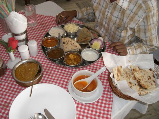 この頃から、私のお腹もおかしく。<br /><br />トマトスープだけいただきました。<br /><br />トマトスープもはずれがないと思います！！<br />おいしい〜〜