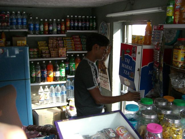 ガソリンスタンドの売店で、<br />チャイブレイクです！<br /><br />インスタントチャイマシーン！<br />