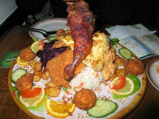 ２人前なのだけどぉ〜、多すぎるぅ〜。4人でもＯＫじゃないかな〜。