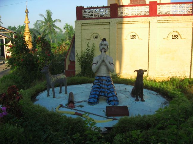 どことなくユーモラスな像をめぐるのが楽しい。