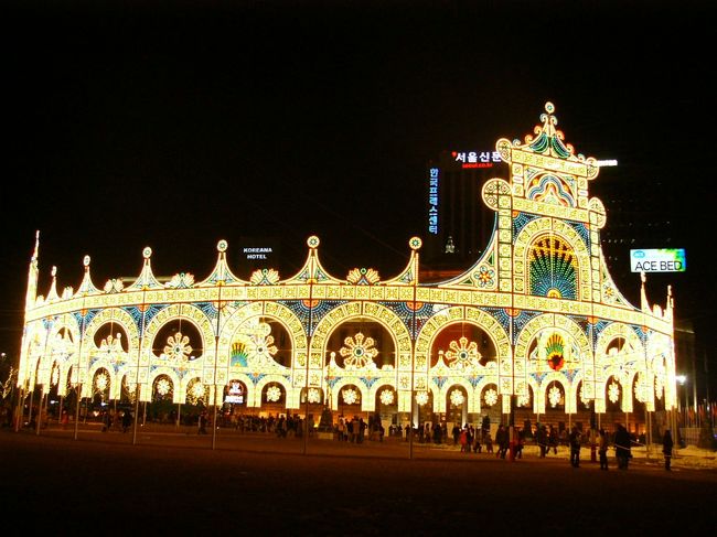 きれ〜〜いですね。この下を歩いている人多数でした。