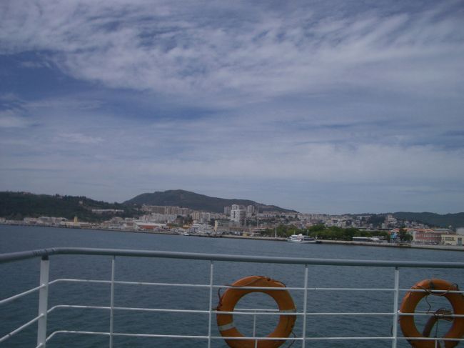 　　フェリーより市街中心部を