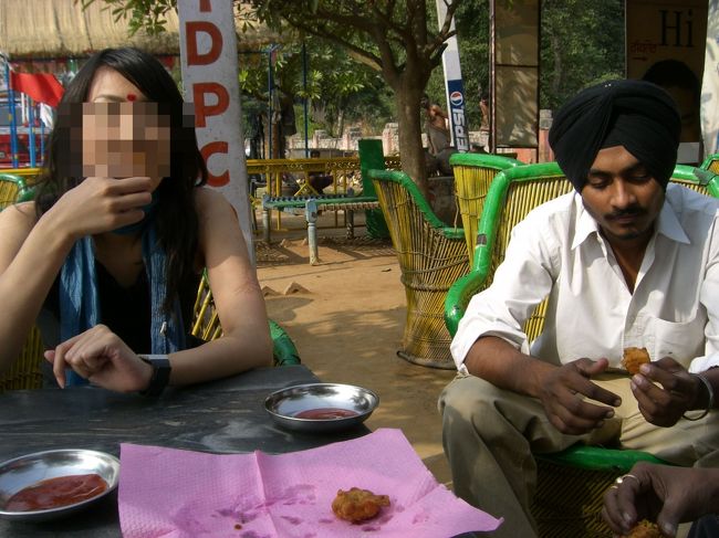 またしても、おいしかった揚げ物。<br />カマンベールチーズを揚げたようなもので、<br />スイートチリっぽいソースで食べました。<br /><br />おいしすぎて、写真を撮り忘れそうになって、<br />あと一個しか残ってない・・・。<br />