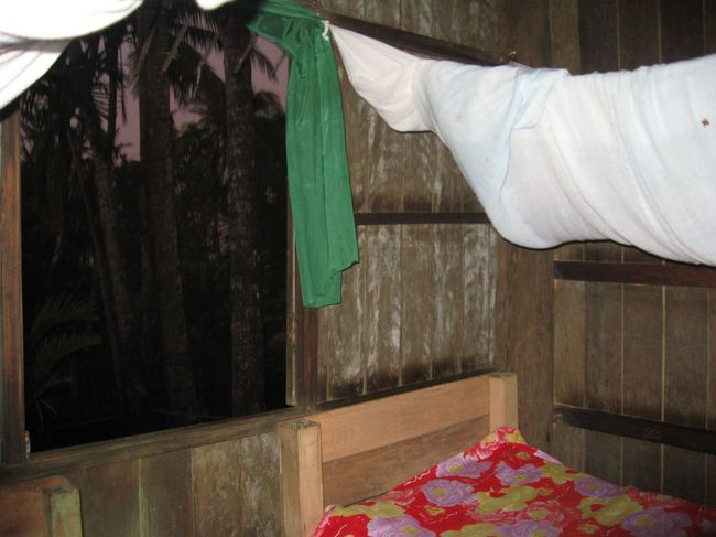 これは翌朝の写真ですが、部屋はこんな感じ。清潔です。<br />3000K。