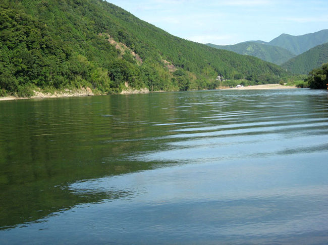 <br />　水がとっても澄んでいます。<br />水面はゆるやかで流れがほとんどありません。