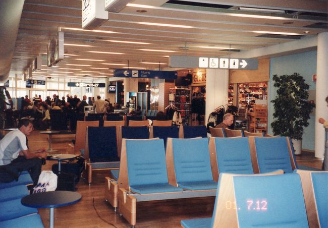 ベルゲン空港　飛行機でコペンハーゲンへ