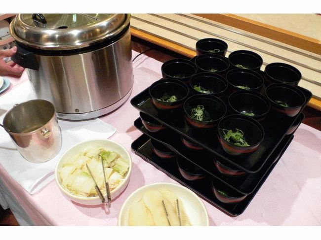 お味噌汁と香の物