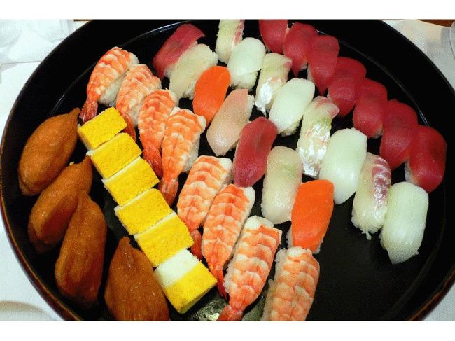 桶に盛られたお寿司はワサビ入りですが、子供達にはお好みでサビ抜きを用意してくれました 